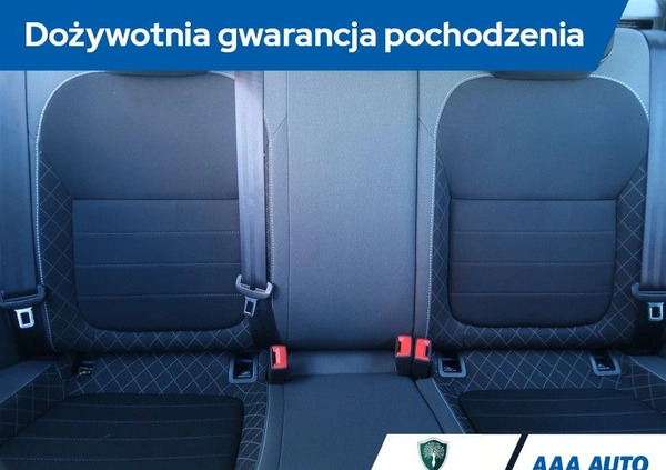 Skoda Fabia cena 35000 przebieg: 140097, rok produkcji 2019 z Trzciel małe 137